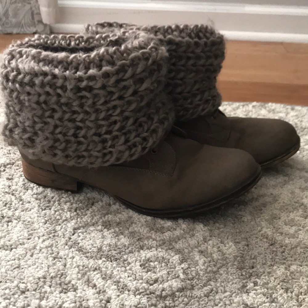 Light grey sweater booties
